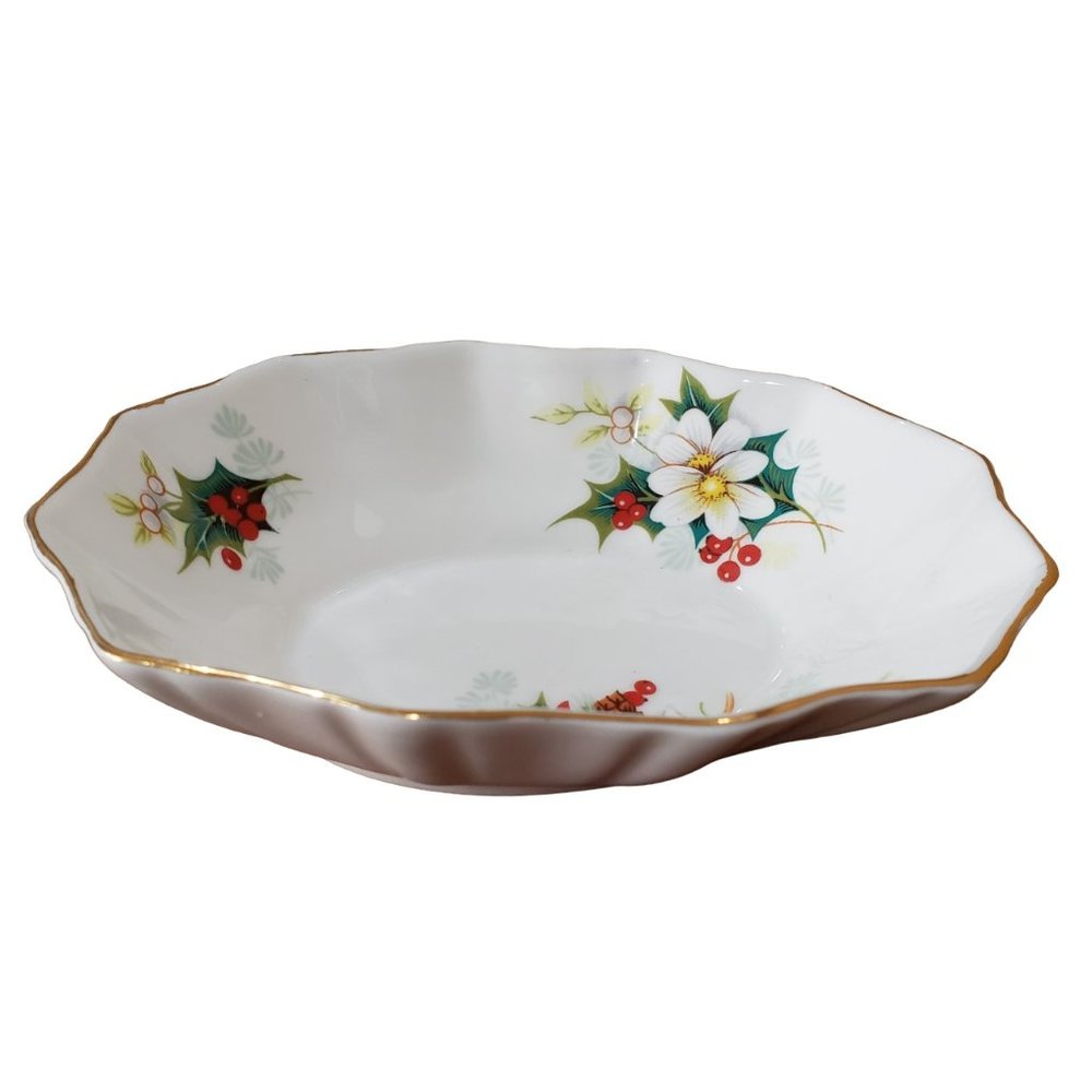 Vintage Royal Albert Fluted Poinsettia Bone China 5 7/8” Candy Nut Dish